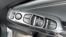 Nissan Juke 1.0 DiG-T N-Connecta 5dr DCT Petrol Hatchback